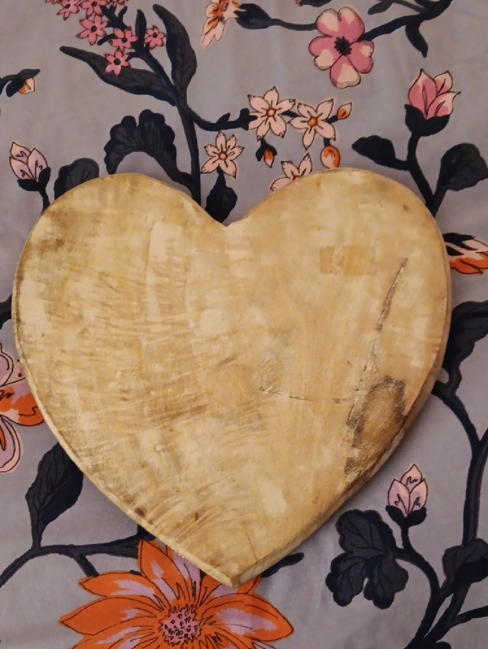 Wooden Heart Decorative Tray - Sequin Trim - Picture 3 of 6